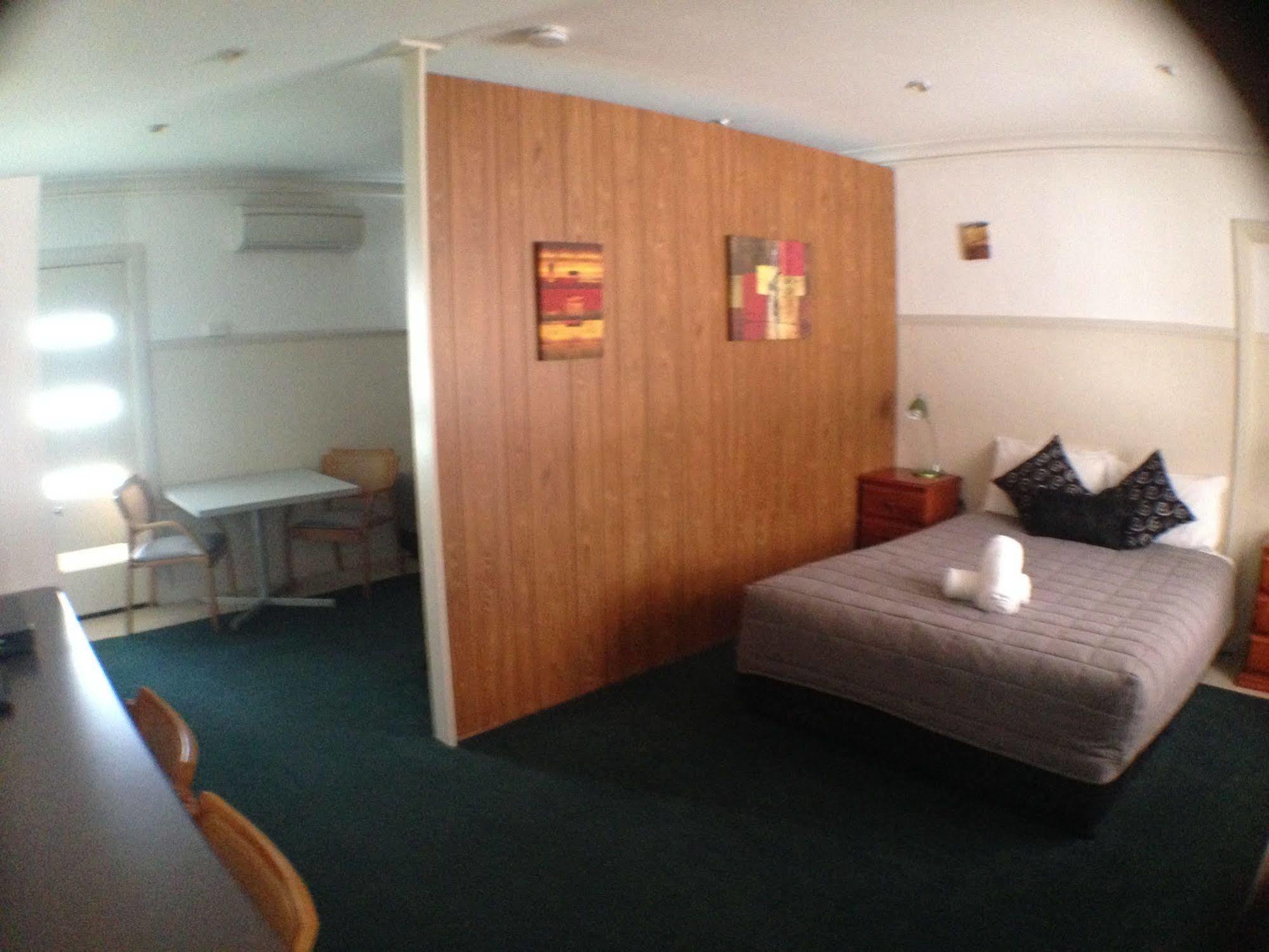 Ben Chifley Motor Inn Батерст Экстерьер фото